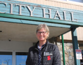 Laura Cabott a exprimé sa fierté d’avoir représenté Whitehorse et a remercié ses collègues du conseil pour leur dévouement. Elle a également loué le travail du personnel municipal pour son soutien. &mdash; Photo : Archives A.B. - Laurie Trottier