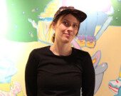 Aude St-Louis occupe depuis bientôt un an le poste de navigation en santé à l’organisme Queer Yukon. Iel aide les personnes à s’orienter vers les services correspondant à leurs besoins. &mdash; Photo : Gwendoline Le Bomin