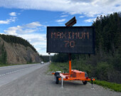 Depuis le 20 juin dernier, la limite de vitesse a été réduite sur la section de la route de l’Alaska où s’est produit l’accident. &mdash; Photo : Maryne Dumaine