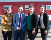 Les partenaires du projet panterritorial se sont rencontrés en personne pour la première fois à Whitehorse les 18 et 19 juin derniers. Une entente de collaboration entre l’AFY, l’AFN et le Collège Nordique a été signée lors d’un 5 à 7 le 19 juin. (Sur la photo, de gauche à droite : Marie-France Talbot, Patrick Arsenault, Stéphanie Bourret et Souâad Larfi.) &mdash; Photo : Manon Touffet