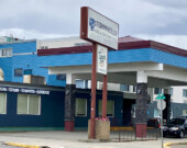 L’incident s’est produit à la sortie du stationnement de l’hôtel Sternwheeler sur la 2e Avenue. &mdash; Photo : Gwendoline Le Bomin