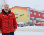 Pour Ted Hupé, président de l’Association des professionnels de l’éducation du Yukon (YAEP), une meilleure rémunération pour le personnel enseignant permettrait de pallier la pénurie que traverse actuellement tout le pays.  &mdash; Photo : Gwendoline Le Bomin