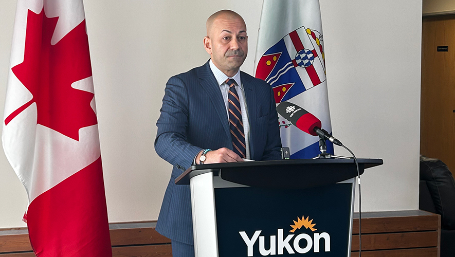 Le premier ministre du Yukon, Ranj Pillai, a affirmé que beaucoup d’enjeux restent incertains à l’heure actuelle, et qu’il espère que le gouvernement américain reviendra sur ses décisions. &mdash; Photo : Maryne Dumaine