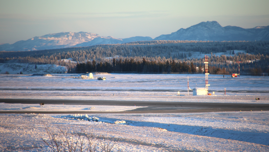 Ces travaux font partie d’un programme plus vaste visant à améliorer l’Aéroport international Erik-Nielsen de Whitehorse. &mdash; Photo : Archives A.B. 