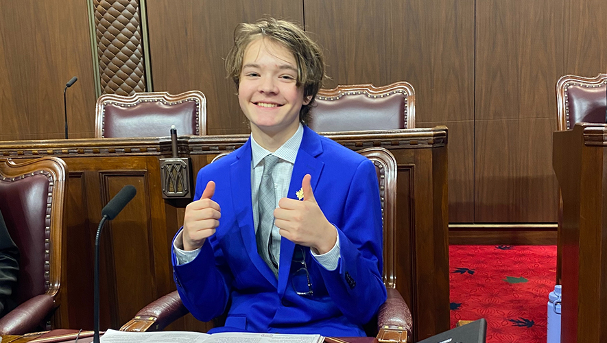 En janvier 2024, Tristan Gagnon a participé au Parlement jeunesse pancanadien avec d’autres membres du comité.
 &mdash; Photo : Marguerite Tölgyesi