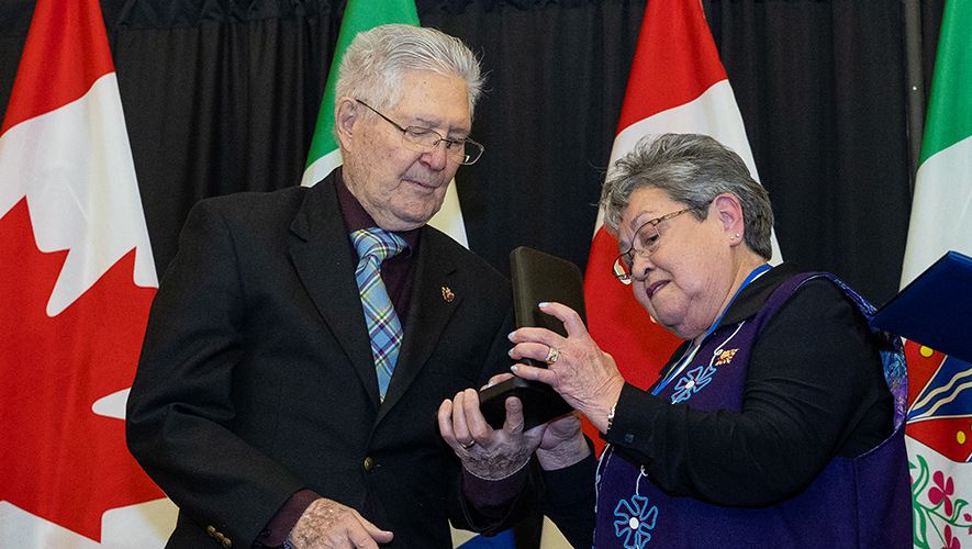 Joseph Rodolphe (Rudy) Couture a reçu l’Ordre du Yukon le 4 janvier dernier. &mdash; Photo : Gouvernement du Yukon