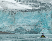 Les glaciers de l’Antarctique permettent aux chercheurs et chercheuses de voir à quoi le paysage de l’Arctique ressemblait, il y a 5  000 ans. &mdash; Photo : Cpl Connor Bennett