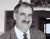 Gérard Lécuyer a été un fervent défenseur de la francophonie manitobaine et s’est impliqué également au Yukon. On lui doit notamment, en partie, la possibilité légale d’avoir une commission scolaire. &mdash; Photo : Archives AB