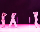 The Way of the Wind a été dirigé par Michaëla St-Pierre et réalisé avec les danseuses Valérie Herdès, Grace Simpson-Fowler et Sadie Segriff. La musique est composée par les musiciens locaux Calla Paleczny, Evan Stepanian, Victoria Parker et Kelvin Smoler. &mdash; Photo : Gwendoline Le Bomin