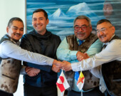 Le protocole d’entente propose l’établissement d’un comité pour discuter des questions liées aux pêches.
 &mdash; Photo : Courtoisie de NTI - Mosha Folger 