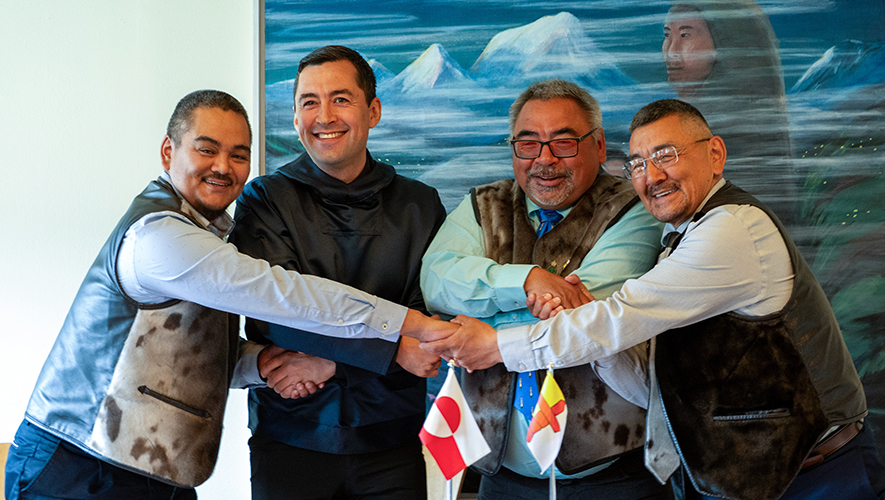 Le protocole d’entente propose l’établissement d’un comité pour discuter des questions liées aux pêches.
 &mdash; Photo : Courtoisie de NTI - Mosha Folger 