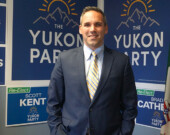 Le Parti du Yukon a remporté les dernières élections territoriales formant un gouvernement majoritaire. Currie Dixon, chef du parti depuis cinq ans, est le premier premier ministre à être né au Yukon. Le premier ministre désigné et son cabinet prêteront serment le 22 novembre au Centre des arts du Yukon. &mdash; Photo : Gwendoline Le Bomin 