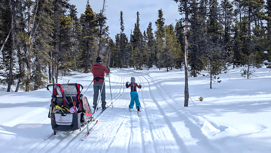 Le ski de fond fait partie de la famille de François Clark. Pour lui, il a été évident de s’impliquer dans la communauté quand ses enfants ont commencé à skier. &mdash; Photo : Fournie