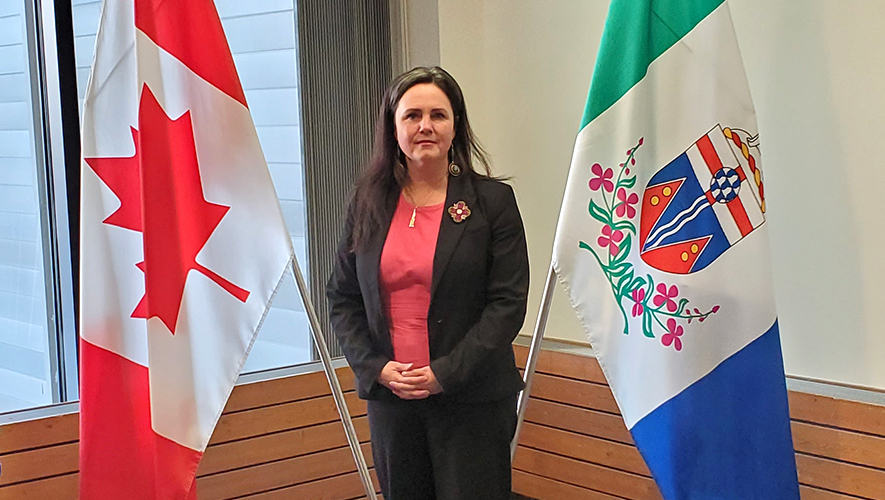 Laura Lang a été nommée ministre responsable de la Direction des services en français à la suite de son assermentation, le 22 novembre dernier. &mdash; Photo : Angélique Bernard