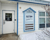 Le bureau électoral, Élections Yukon. &mdash; Photo : Kahina Chouiter