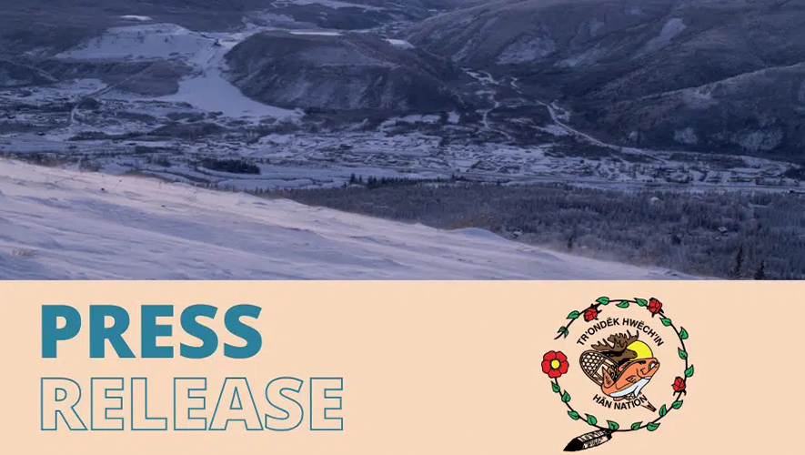« Les activités minières sur notre territoire traditionnel ne peuvent se faire au détriment de nos droits et intérêts issus des traités. » Hähkè Darren Taylor, chef de Tr’ondëk Hwëch’in &mdash; Photo : Gouvernement des Tr’ondëk Hwëch’in 