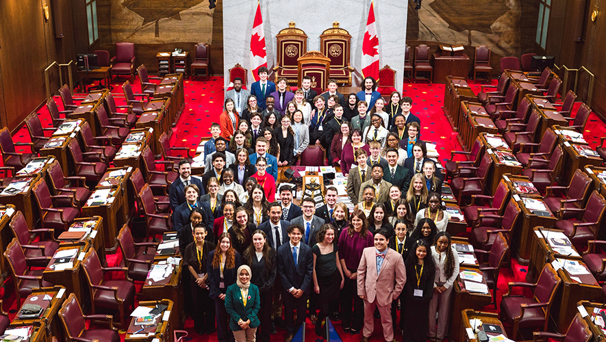 Le Parlement Jeunesse organisé par la FJCF est coordonné par le programme S’ENgage du Sénat, qui coordonne toutes les demandes scolaires ou d’organismes jeunesse, pour que les élèves ou étudiants accèdent à des connaissances approfondies sur le fonctionnement du Sénat. &mdash; Photo : FJCF