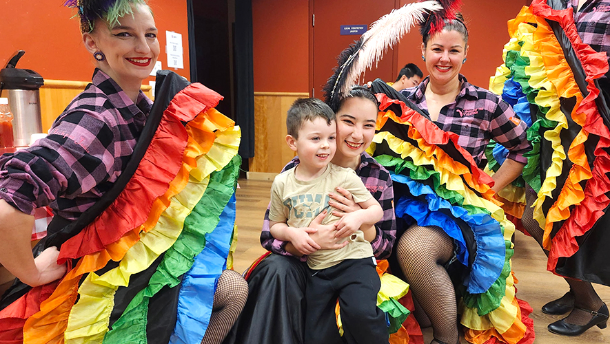 Le Yukon Rendez vous est une belle occasion de mettre des plumes et des couleurs dans nos vies. Jackpot jamie, Rafael Jacques-Knight, ditsy dotty et late knight Laura. &mdash; Photo : Josée Jacques