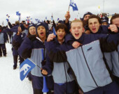 L’équipe des TNO aux Jeux d’hiver de l’Arctique en 2002.  &mdash; Photo : Archives du Comité international des Jeux d’hiver de l’Arctique