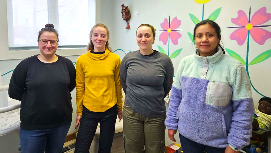 L’équipe des Essentielles est composée de Nina Brandelik, de Zoé Béthus, de Charlie-Rose Pelletier et de Maya Auguste. &mdash; Photo : Kahina Chouiter
