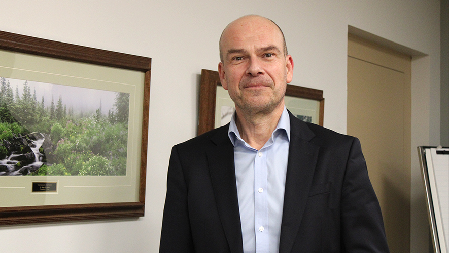 Philippe Mollet est le sous-ministre responsable de la Direction des services en français pour le gouvernement du Yukon. &mdash; Photo : Archives A.B.