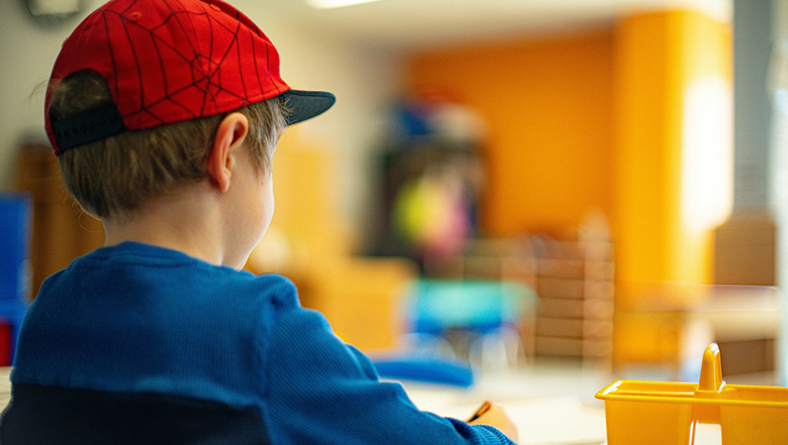 À la suite du Recensement de 2021, Statistique Canada avait publié une étude qui dénombrait 57 600 enfants francophones recensés comme non admissibles à l’éducation en français hors Québec, alors qu’ils auraient dû l’être. &mdash; Photo : Nils Huenerfuerst – Unsplash