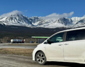 Adventure Time est un service de navette entre Haines Junction et Whitehorse. &mdash; Photo : Adventure Time