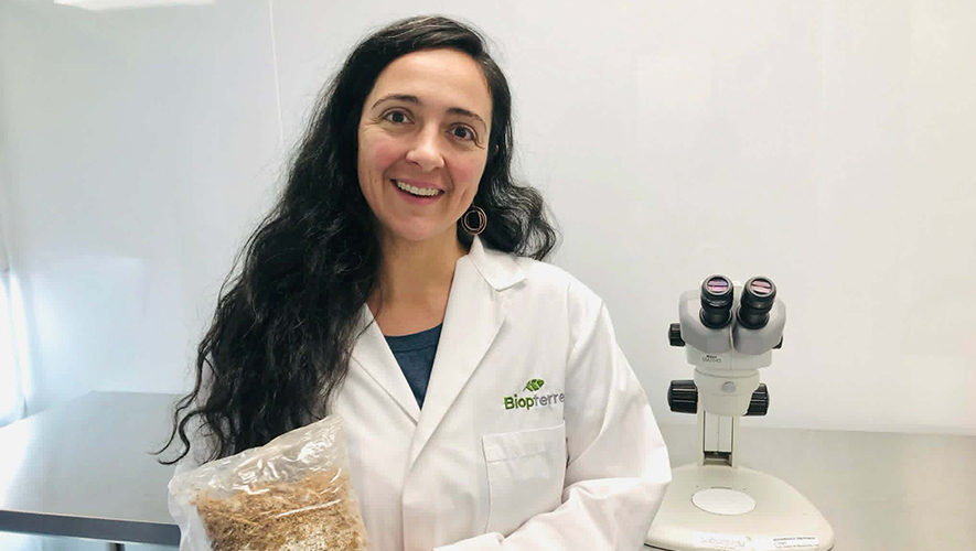 Kawina Robichaud, chercheuse en mycotechnologie. &mdash; Photo : Fournie