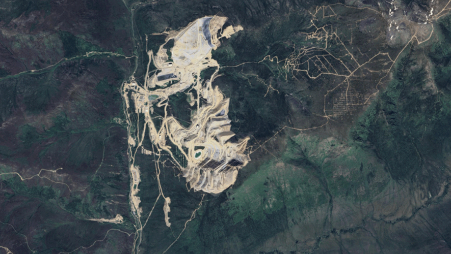 Le 29 avril 2026, près de deux ans après l’accident de la mine Eagle Gold au Yukon, une nouvelle fuite d’eau contaminée a eu lieu sur le site. &mdash; Photo : Capture Google Earth