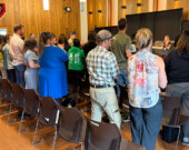 Le public était au rendez-vous le 4 juin dernier pour la publication du plan d’action pour réduire l’itinérance au Yukon. &mdash; Photo : Angélique Bernard 