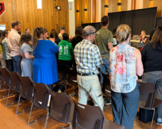 Le public était au rendez-vous le 4 juin dernier pour la publication du plan d’action pour réduire l’itinérance au Yukon. &mdash; Photo : Angélique Bernard 