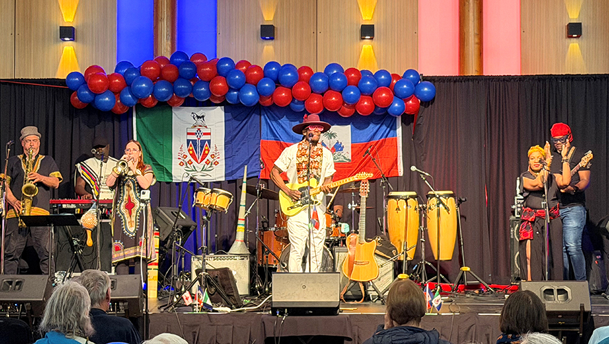 Wesley Louissaint et son groupe ont participé au spectacle du 2 juillet. &mdash; Photo : Angélique Bernard