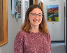 Céline Dewez est gestionnaire du service d’emploi et d’établissement de l’Association franco-yukonnaise.  &mdash; Photo : Archives A.B.