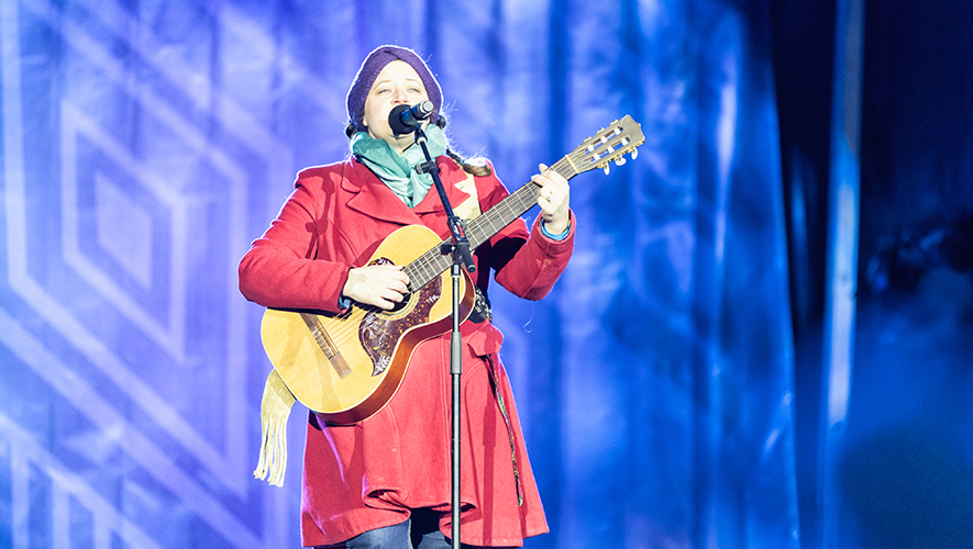 Claire Ness lors de la cérémonie d’ouverture des Jeux d’Hiver de l’Arctique.  &mdash; Photo : Thorsten Gohl